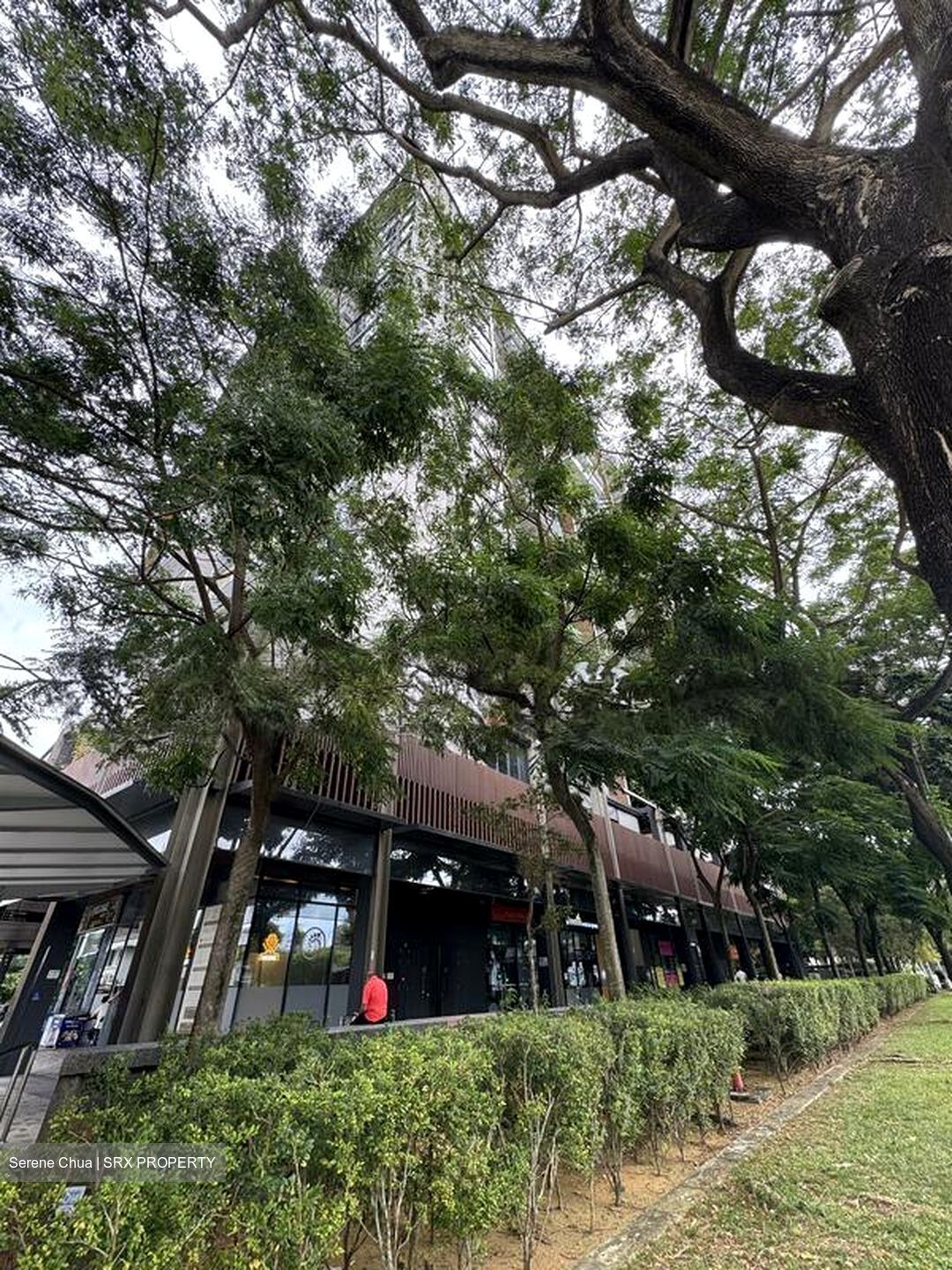 Sennett Estate (D13), Retail #521626331